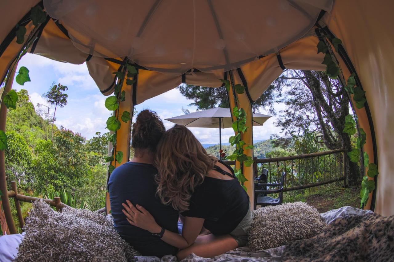 Levit Glamping - Hotel Guatape Penol (Adults Only) Eksteriør billede