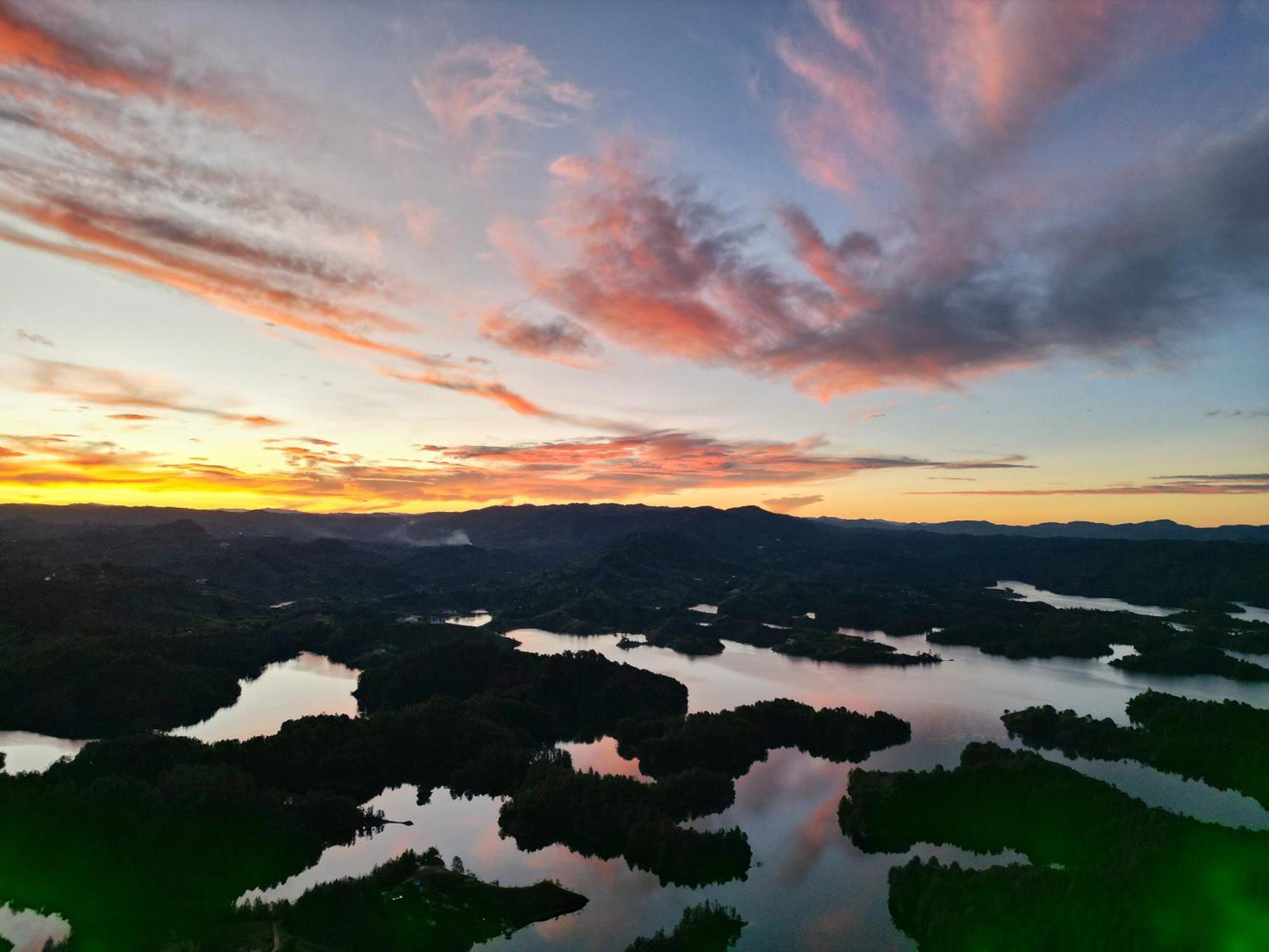 Levit Glamping - Hotel Guatape Penol (Adults Only) Eksteriør billede
