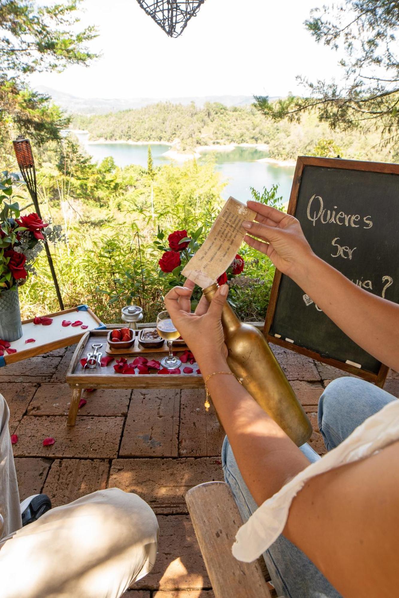 Levit Glamping - Hotel Guatape Penol (Adults Only) Eksteriør billede