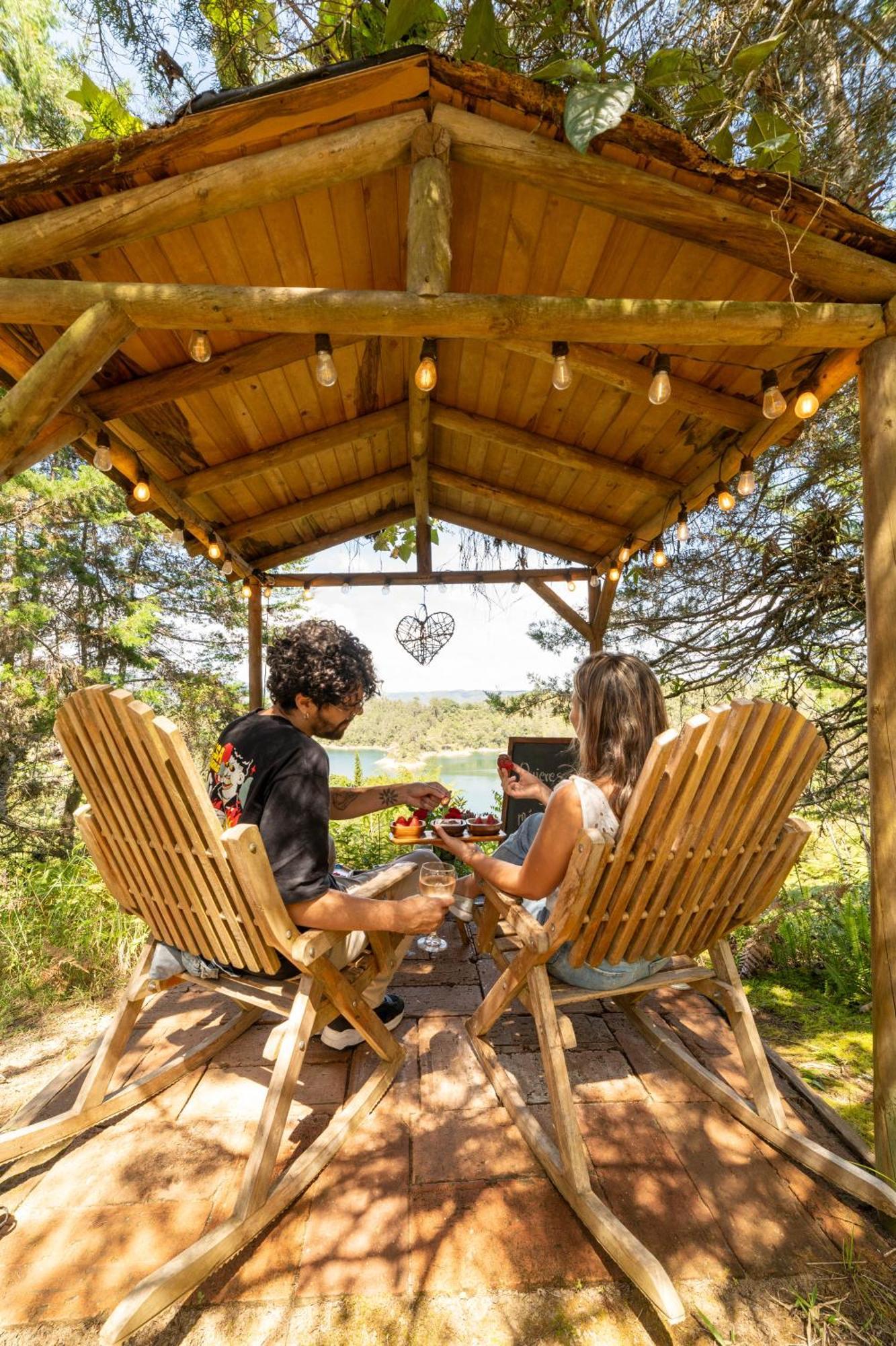 Levit Glamping - Hotel Guatape Penol (Adults Only) Eksteriør billede